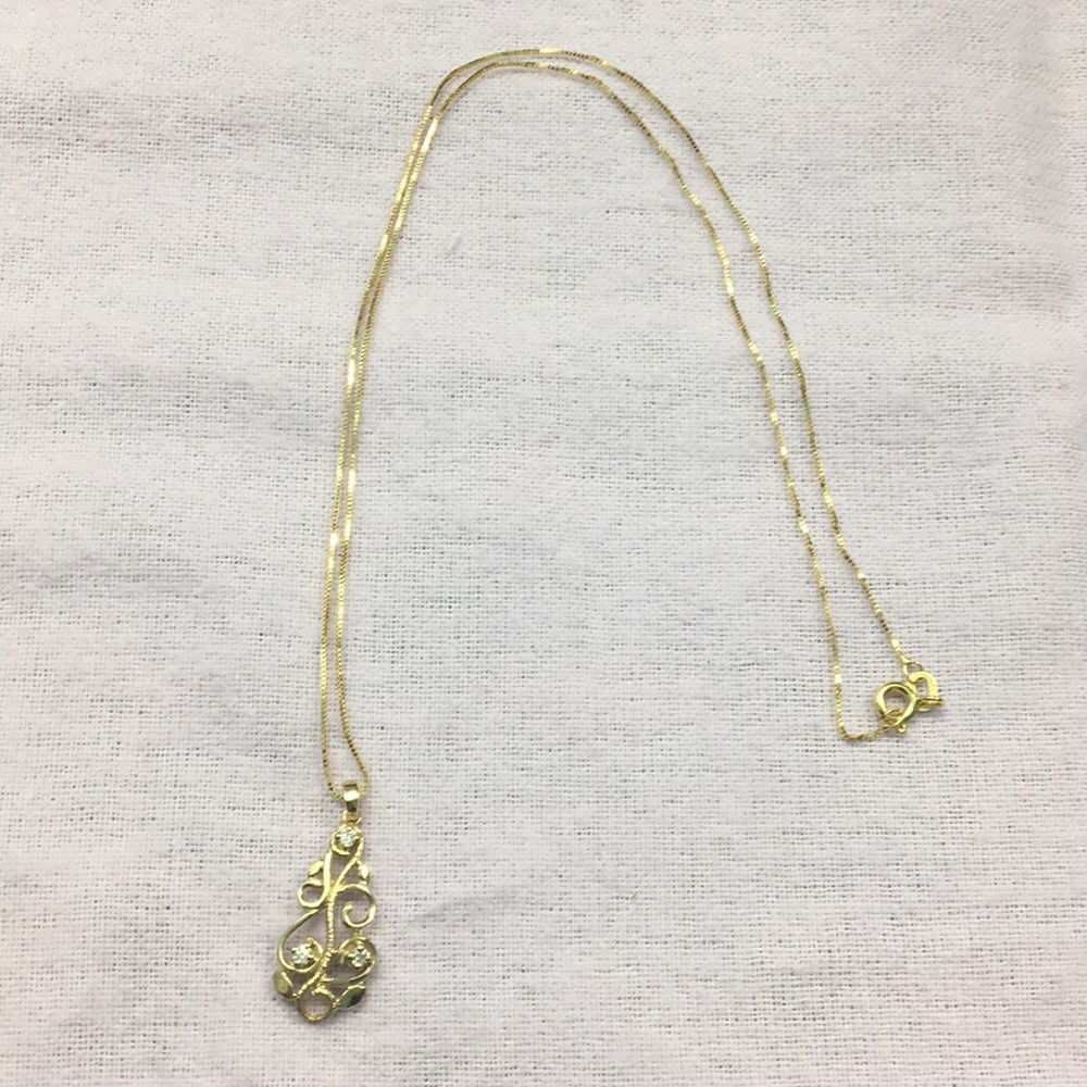 Gold & diamond necklace